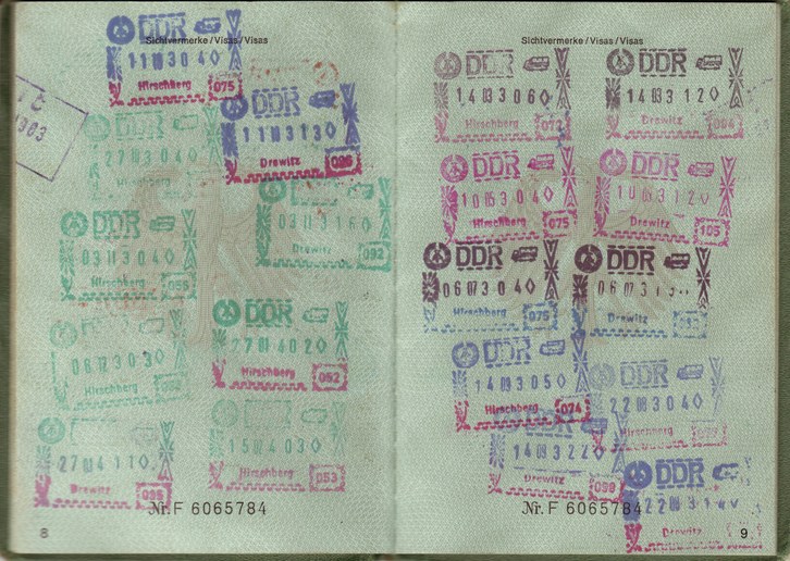 passport-1402644_1920.jpg