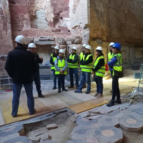 Estudiantat del #MUDIATEC visita l’obra de la restauració de la Cartoixa de ScalaDei